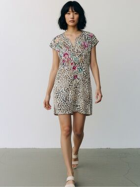 Johnny Was Embroidered Leopard Cheetah Oversized Linen Dress Fun Chic Summer